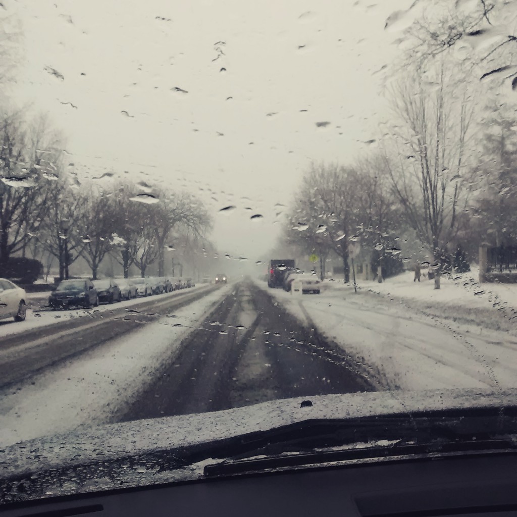 Dirigindo na neve em Minneapolis