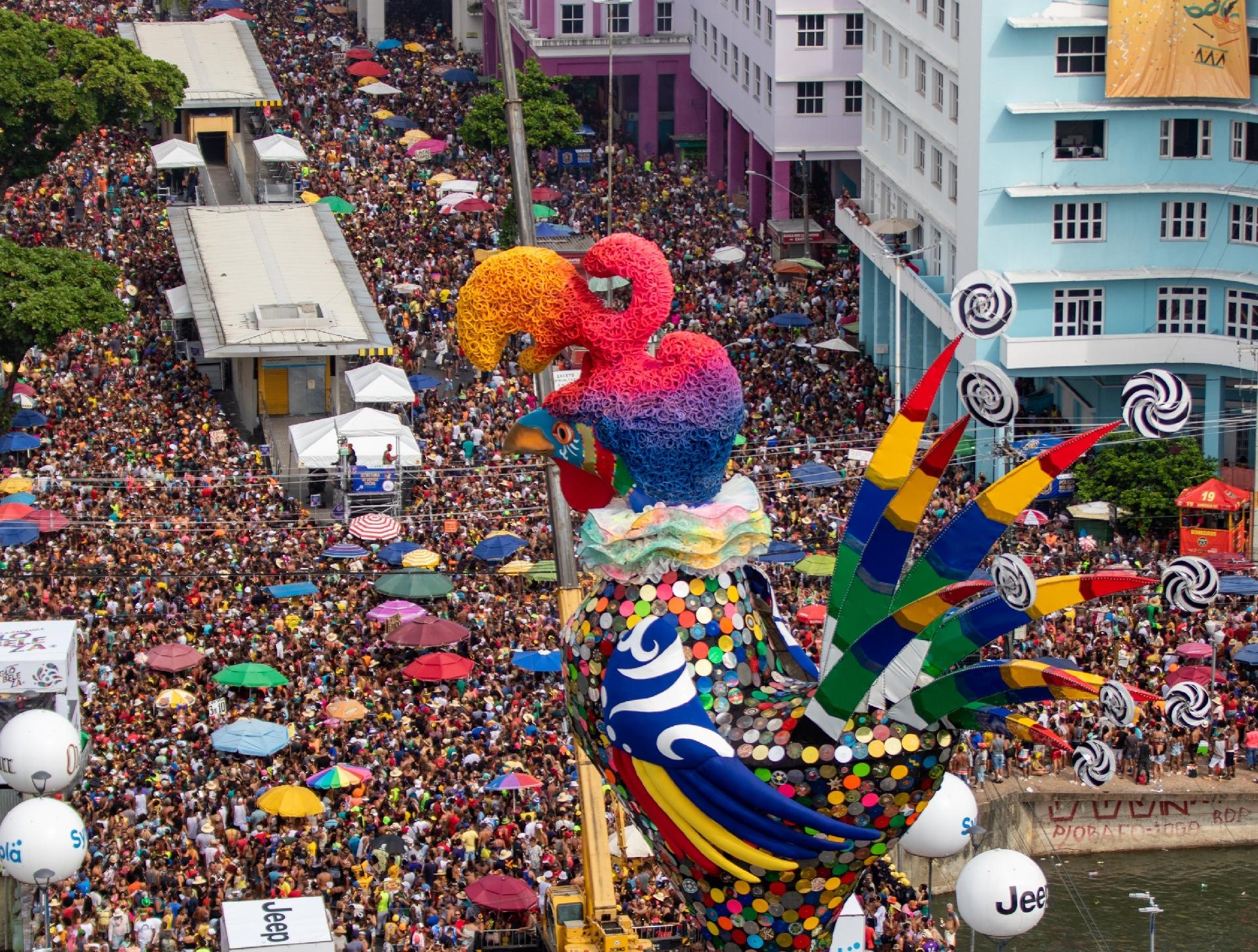 Galo da madrugada no carnaval em Recife Pernamnuco