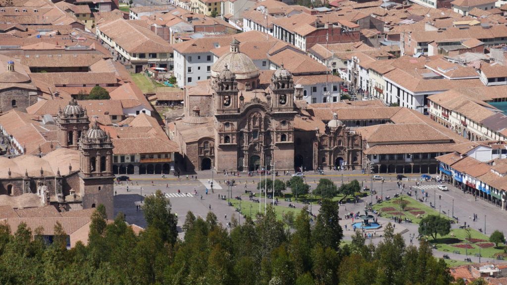 Vista aérea da Iglesia de la Compañia de Jesús em Cusco, no Peru.