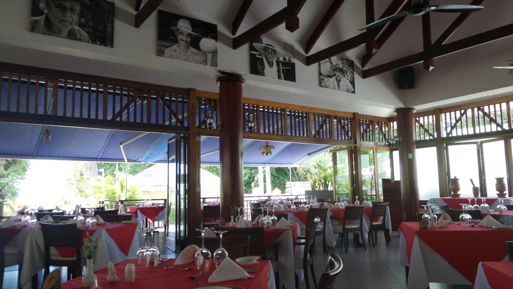 Mesas de restaurante em Seychelles.