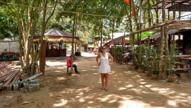 Amanda Noventa na vilinha em Railay Beach, Krabi, Tailândia.