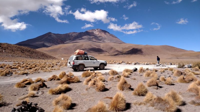 Estrada entre Atacama e Salar de Uyuni.