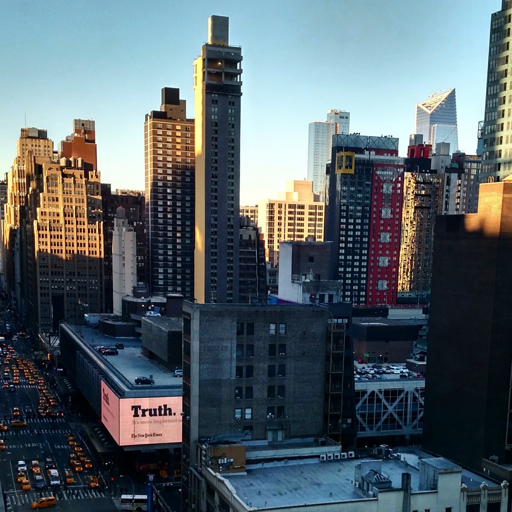 Vista do quarto no Row NYC, hotel em Nova York