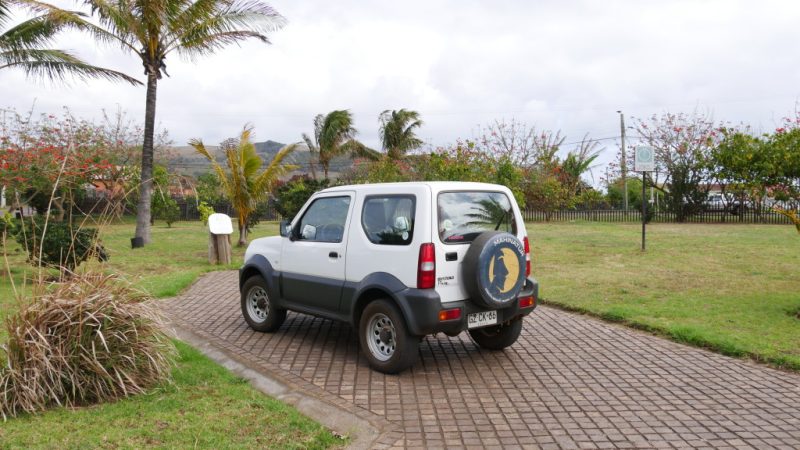 Carro alugado durante minha viagem pela Ilha de Páscoa, no Chile.