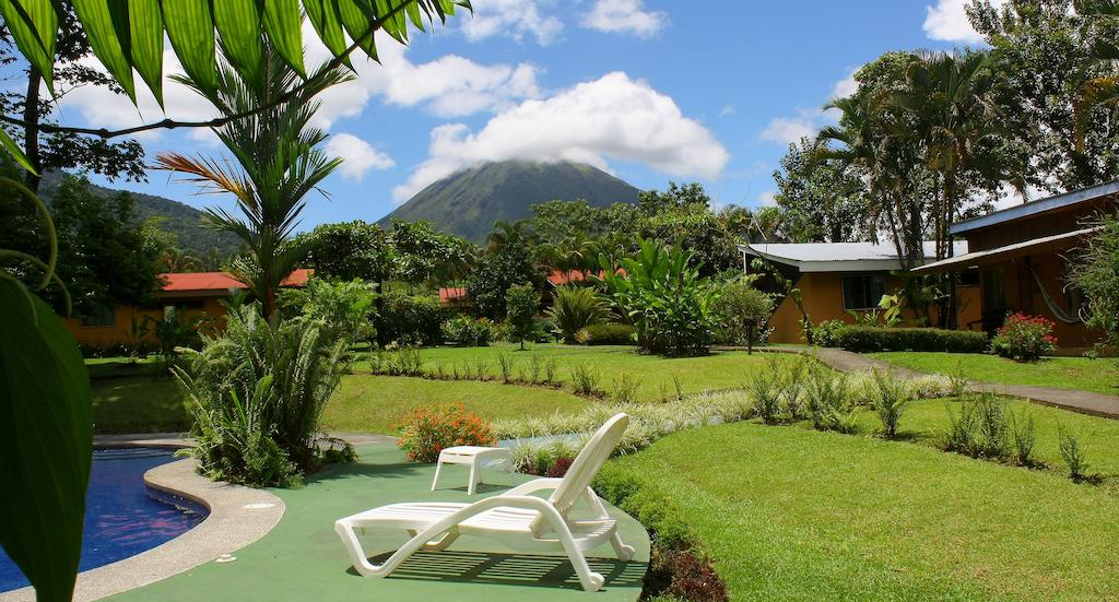 Clique na foto e faça sua reserva no Albergue Catarata, em La Fortuna cidade perto do Vulcão Arenal, na Costa Rica.