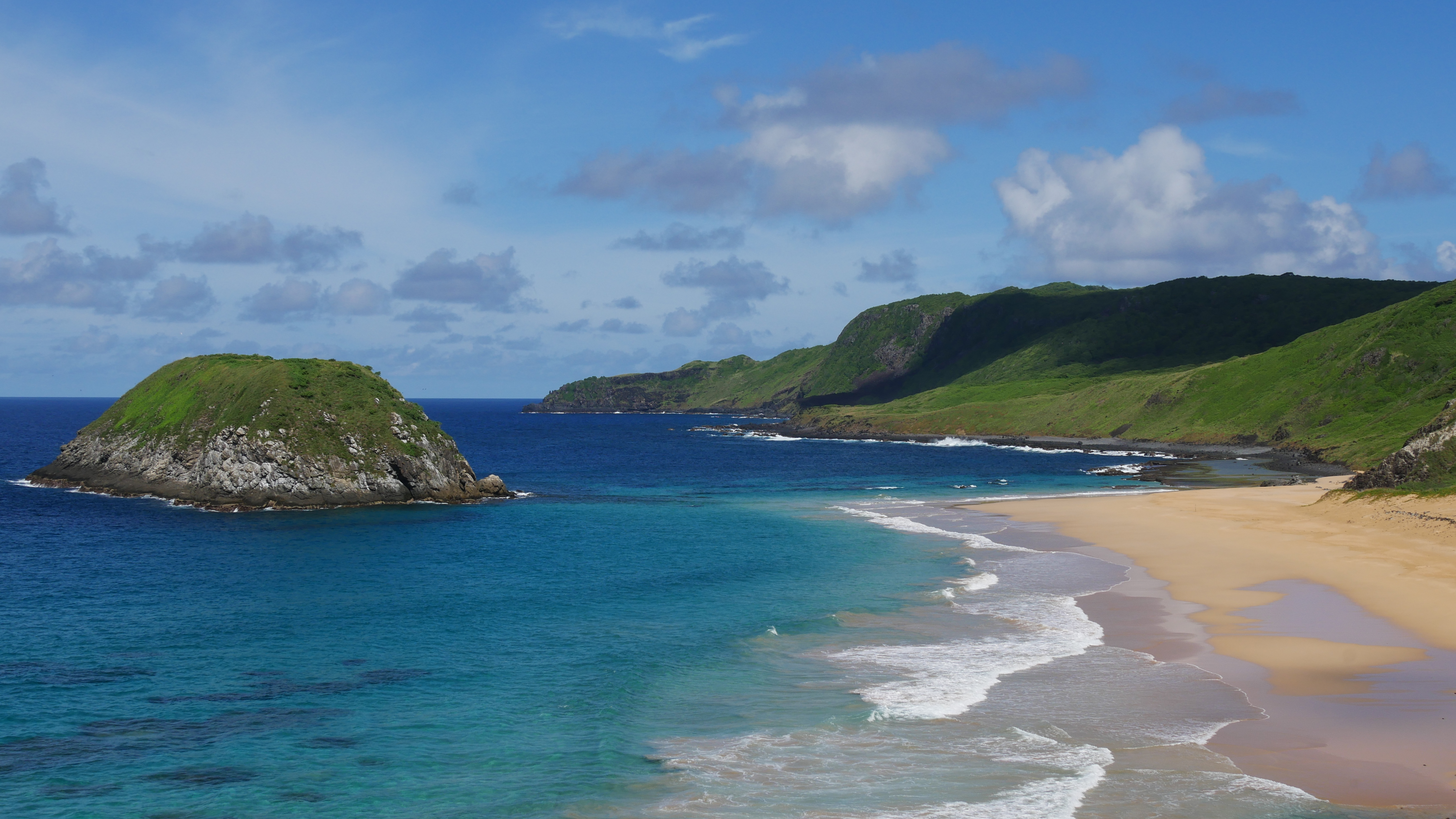 Praia do Leão em Fernando de Noronha