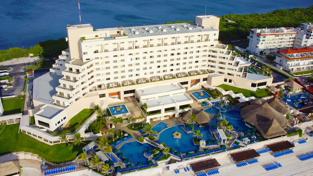 Clique na foto e saiba mais sobre o Royal Solaris Cancun Resort All Inclusive, em Cancun, no México.
