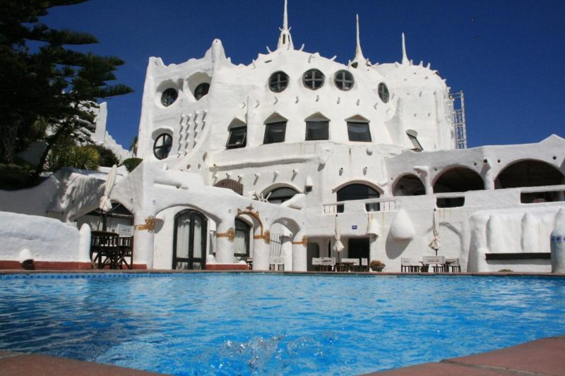 Clique na foto para saber mais sobre o Club Hotel Casapueblo, em Punta del Este, Uruguai.
