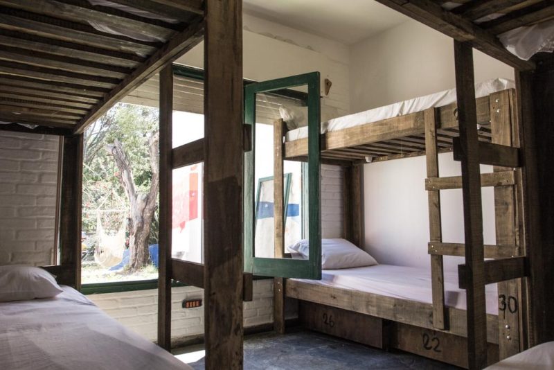 Clique na foto para saber mais sobre o Negrita Hostel, em Punta del Este, Uruguai.