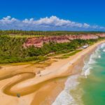 O que fazer em Arraial d’Ajuda: praias, pousadas e dicas completas