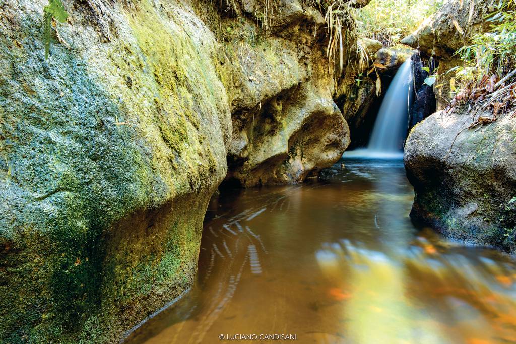 Queda d'água no Parque Nacional do Pau Brasil