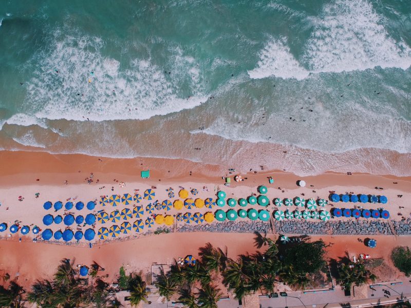 Foto aérea da orla da praia de Ponta Negra, em Natal, Rio Grande do Norte.